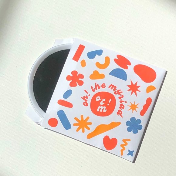 Round Pocket Mirror | Bunny Pattern Print Round Metal Makeup Hand Pocket Compact - Picture 7 of 7